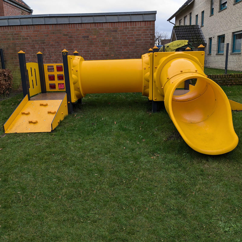 espas mini Lisa mit Tunnel, Röhrenrutsche und Tic Tac Toe Feld