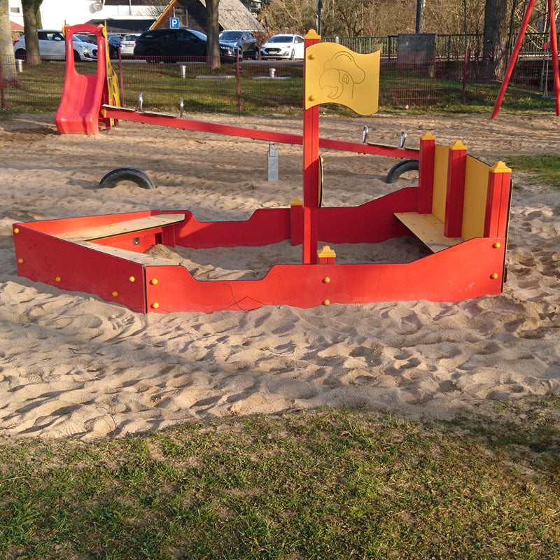 espas Sandkasten in Form eines Schiffes aus HDPE Platten