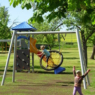 Spielplatz mit espas Geräten