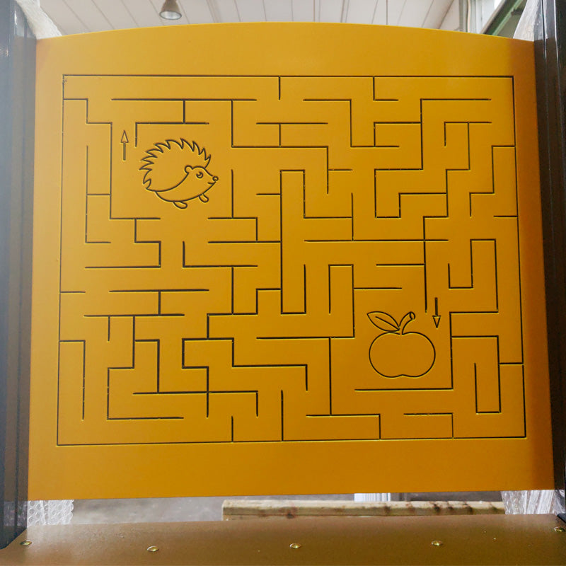 espas fence panel with labyrinth